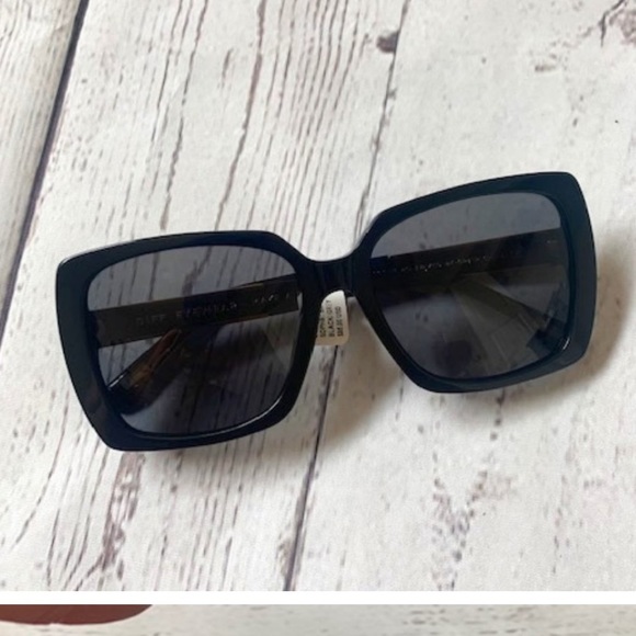 DIFF Sophie sunnies like new - Picture 1 of 3